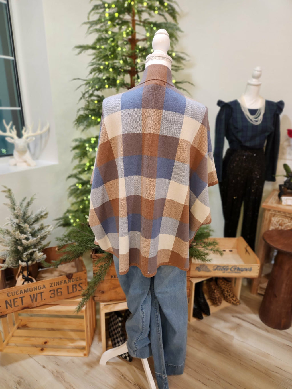 Tahari plaid zip up knit capelet