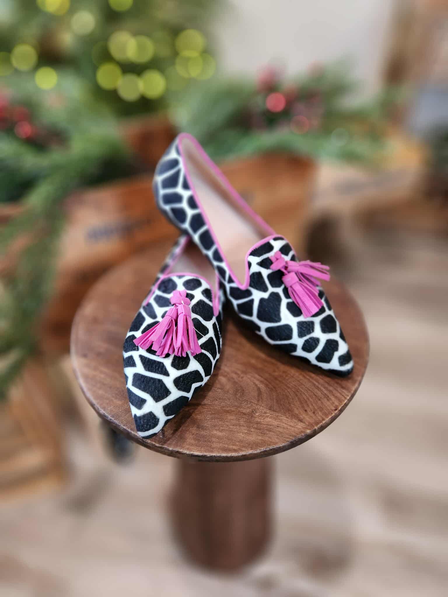 Black & White Animal Print with a tassle POP - size 39